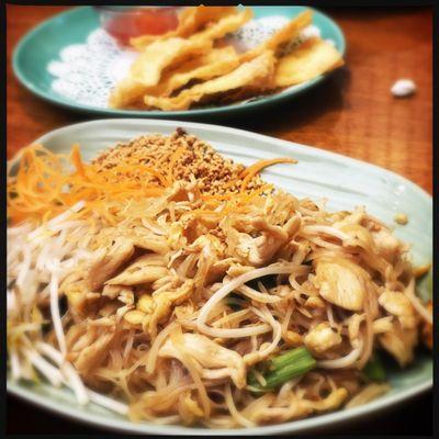 Pad Thai - Chicken and Fried Wontons