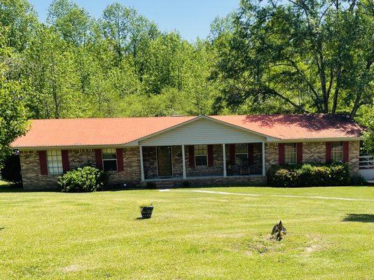 New Listing! 3110 Nauvoo Rd, 3 BR, 2 BA with 4.24 acres! Country living with easy access to I-22