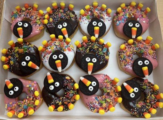 Thanksgiving turkey donuts