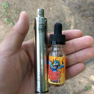 My second setup!
 
 Ritual Machine "Zombi" Mod
 Wotofo "Troll" RDA
 Plume Veil Drip Tip
 ------------------------
 Lost Art "KPBJ" e-juice