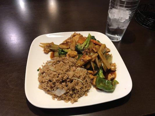 Chicken with garlic sauce and pork fried rice