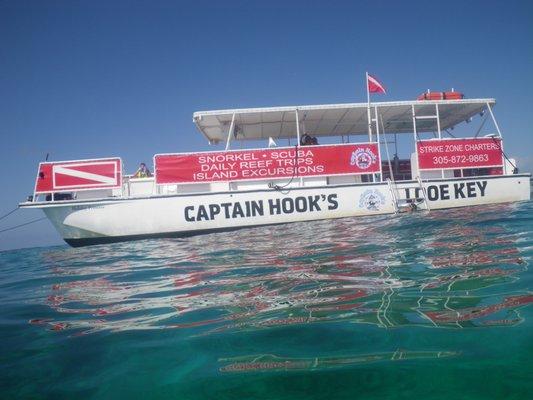 Captain Hooks Looe Key