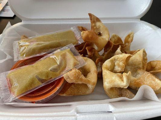 038. Eight Pieces Fried Cream Cheese Wontons with Imitation Crab Meat