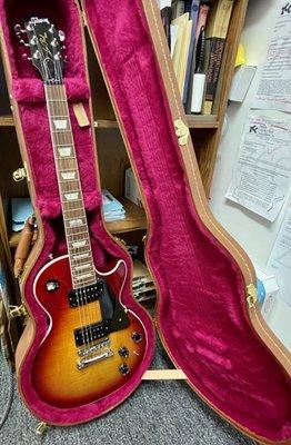 Sent to me as advertised and no issues !! Beautiful new 2014 Signature LP