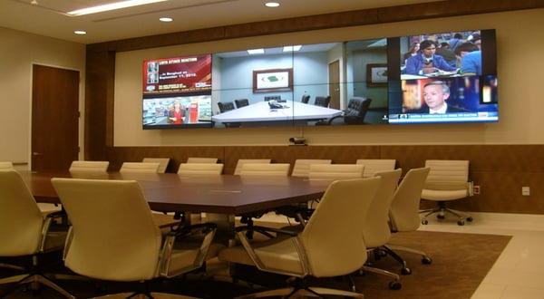 Video wall w/ video conferencing at Univ of Mississippi