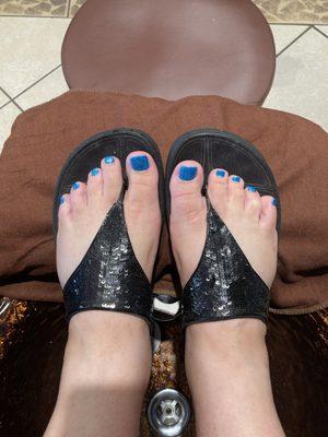 Love my sparkly ocean toes!