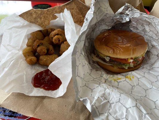 Cheeseburger and mushrooms