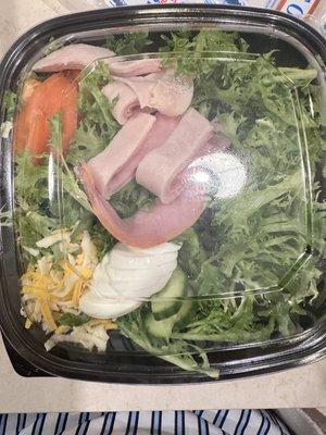 Chef salad missing multiple items.