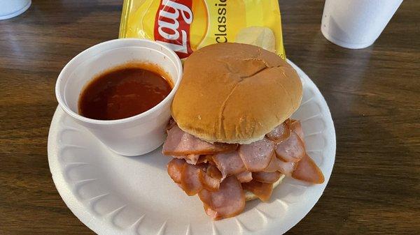 Regular polish sausage sandwich - served with plenty of bbq sauce on the side