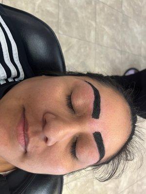 Eyebrow tinting