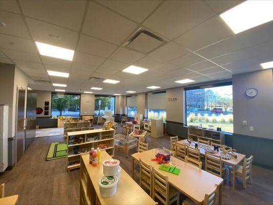 A preschool classroom at New Horizon Academy West Des Moines.