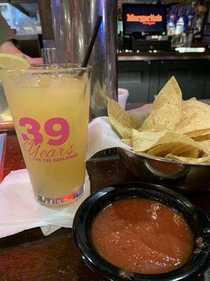 Easy to eat salsa and chips! Yummy Rita