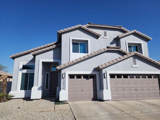 Energy efficient Simonton Daylightmax windows with low-e 340 glass installed in Arizona home.