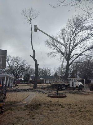 Bucket truck