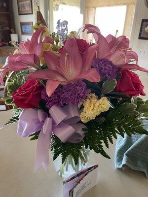 Beautiful flowers delivered as promised !