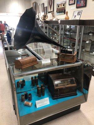 Edison phonograph and concert roller organ