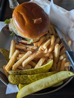 Bacon & egg burger with black beans patty