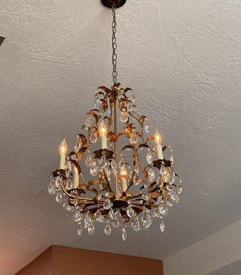 Cute Chandelier; so pretty