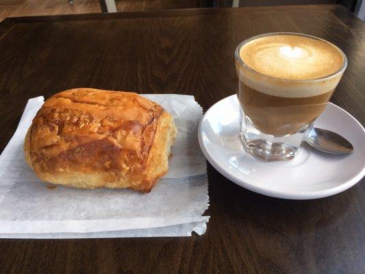 Cortado & chocolate croissant