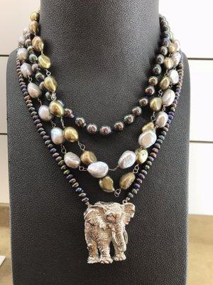 Bold array of pearls