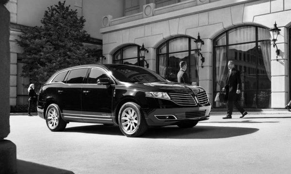 Business Class Black Lincoln MKT