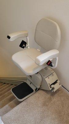 Pilot Aviator E603 Straight Stairlift