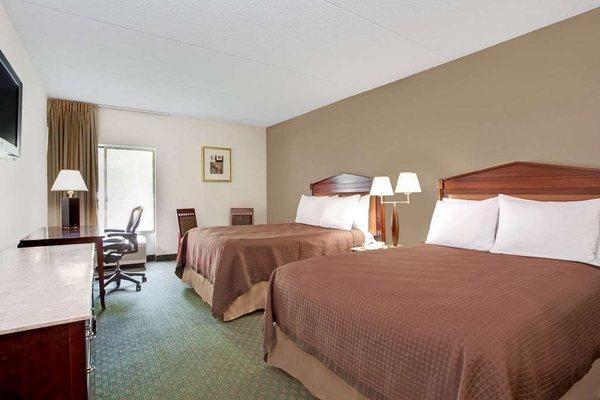 Days Inn By Wyndham Newport News City Center Oyster Point