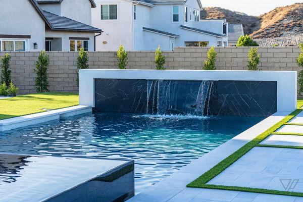 New Pool & Spa with Updated Turf & Porcelain Pavers in Castaic, CA