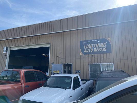 Lightning Auto Repair Services