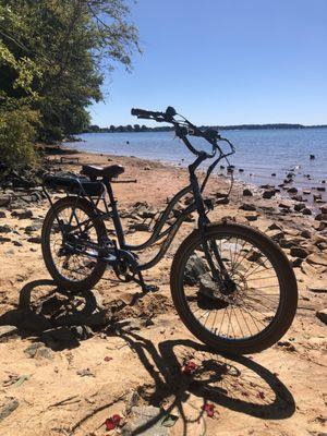 The Pedego Interceptor is America's best selling electric bike. It combines beach cruiser comfort and style with breathtaking performance.