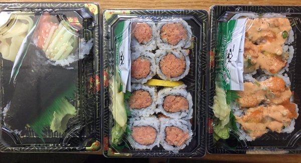 New York (very tasty), spicy tuna, salmon. Nice delivery.