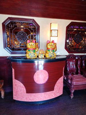 Entrance of Master Buffet. I love the cats waving at you when you enter.