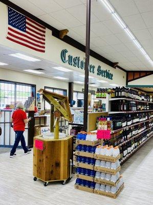 The best customer service. Old school style. They even take your groceries out to your car & load them for you. God bless Texas.