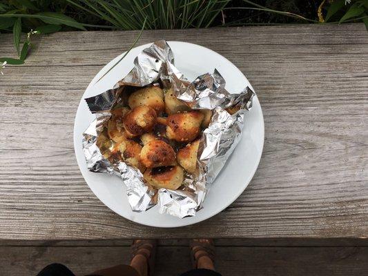 vegan garlic knots