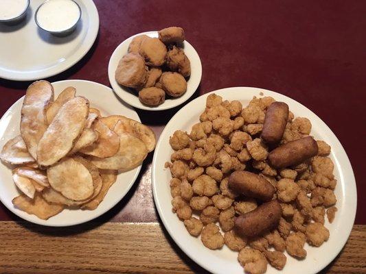 Fried gulf shrimp with hush puppies, hot chips, 2 ranch and fried squash. Doesn't that look delicious?