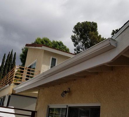 Install new gutter section