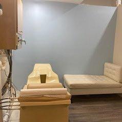 Colonic Room