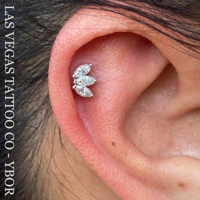 14k white gold BVLA for this fresh helix piercing