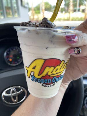 Vanilla custard with cookie dough and brownies. You can taste they where fresh made brownies. So good and so many of them