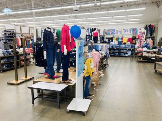 Old Navy, Brunswick