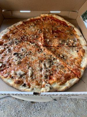 20" Mushroom Pizza