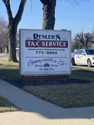 Frontage sign of the tax service