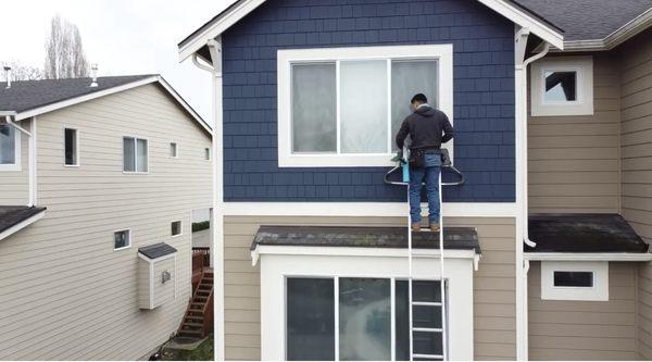 Artisan Window and Gutter Cleaning