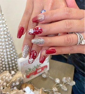 'Tis the season nails