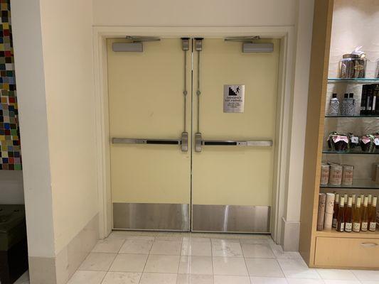 Neiman Marcus exit door near mariposa second floor and restrooms boca raton fl 3:01 pm January 18 2024