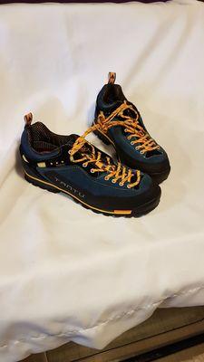 Nice pair of work or hiking shoes