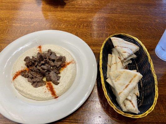 Hummus with Beef