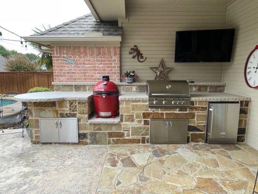 Outdoor kitchen