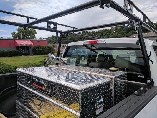 Transfer tank/tool box combo & ladder rack.