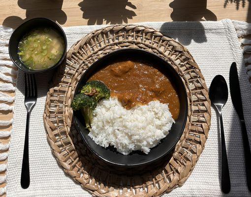 NikuMeshia curry Rice $18